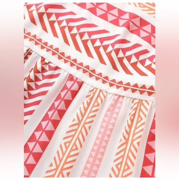 BloomChic Plus Size XL V Neck Geometric Patchwork Ruffles Blouse us14-16 - Picture 5 of 7